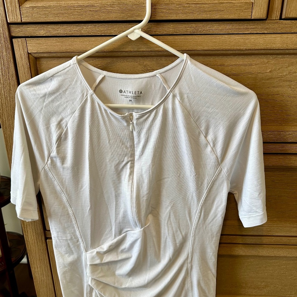 Athleta Pacifica short sleeved rash guard/cover up - size M